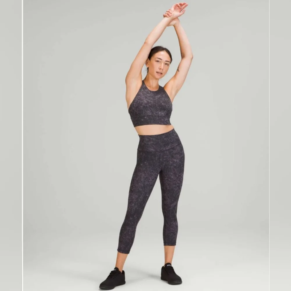 Lululemon Wunder Train Longline Bra Denim Wash Print Dusky Lavender Black Size 6 - Picture 4 of 7